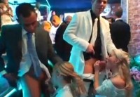 Дикая групповая секс вечеринка с невестами в ночном клубе